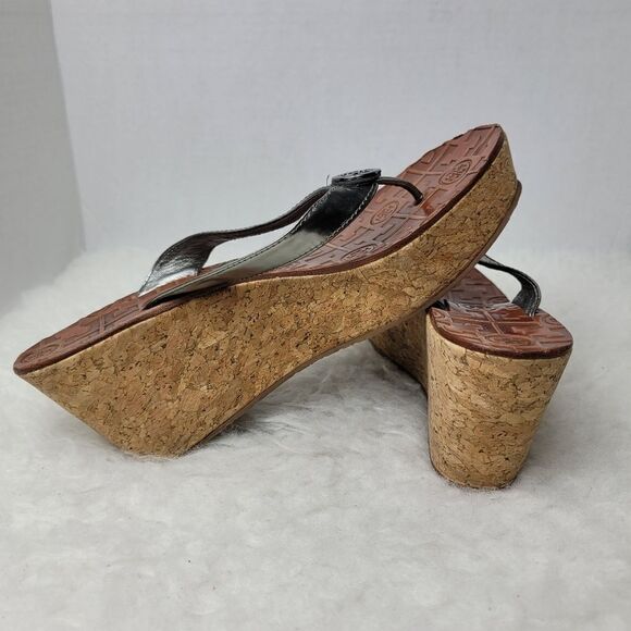 Tory Burch Thora Silver Patent Leather Cork Wedge Sandal Shoes Size 7.5 - Picture 9 of 10